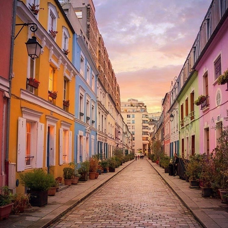 Rue Crémieux in Paris