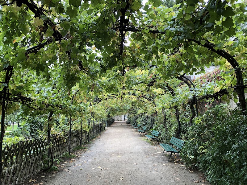 Jardin Catherine-Labouré in Paris