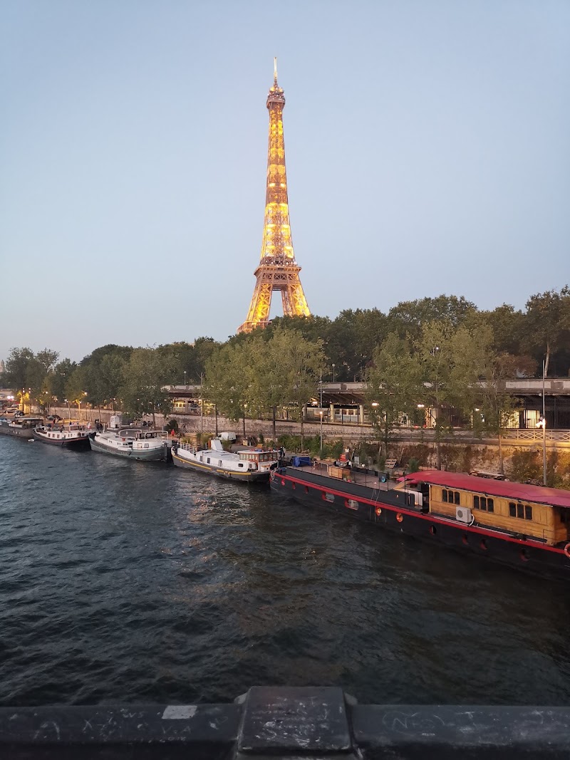 Port de Suffren in Paris
