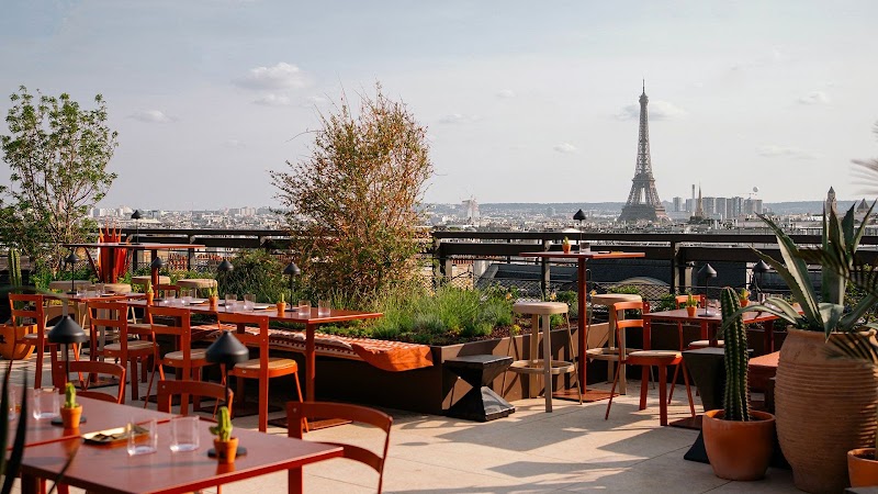 FUGA R. in Paris