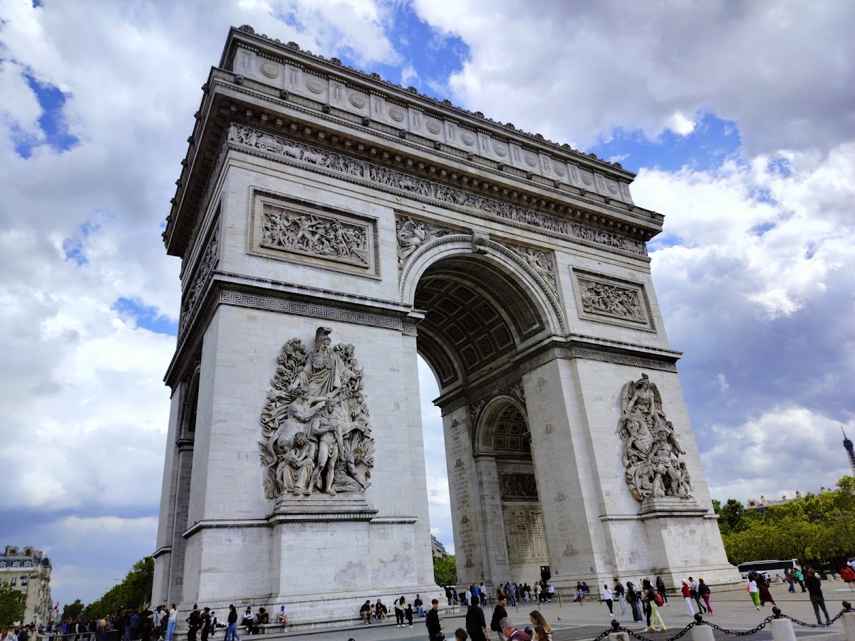 The essential Paris day: Montmartre to the Eiffel Tower photo 5